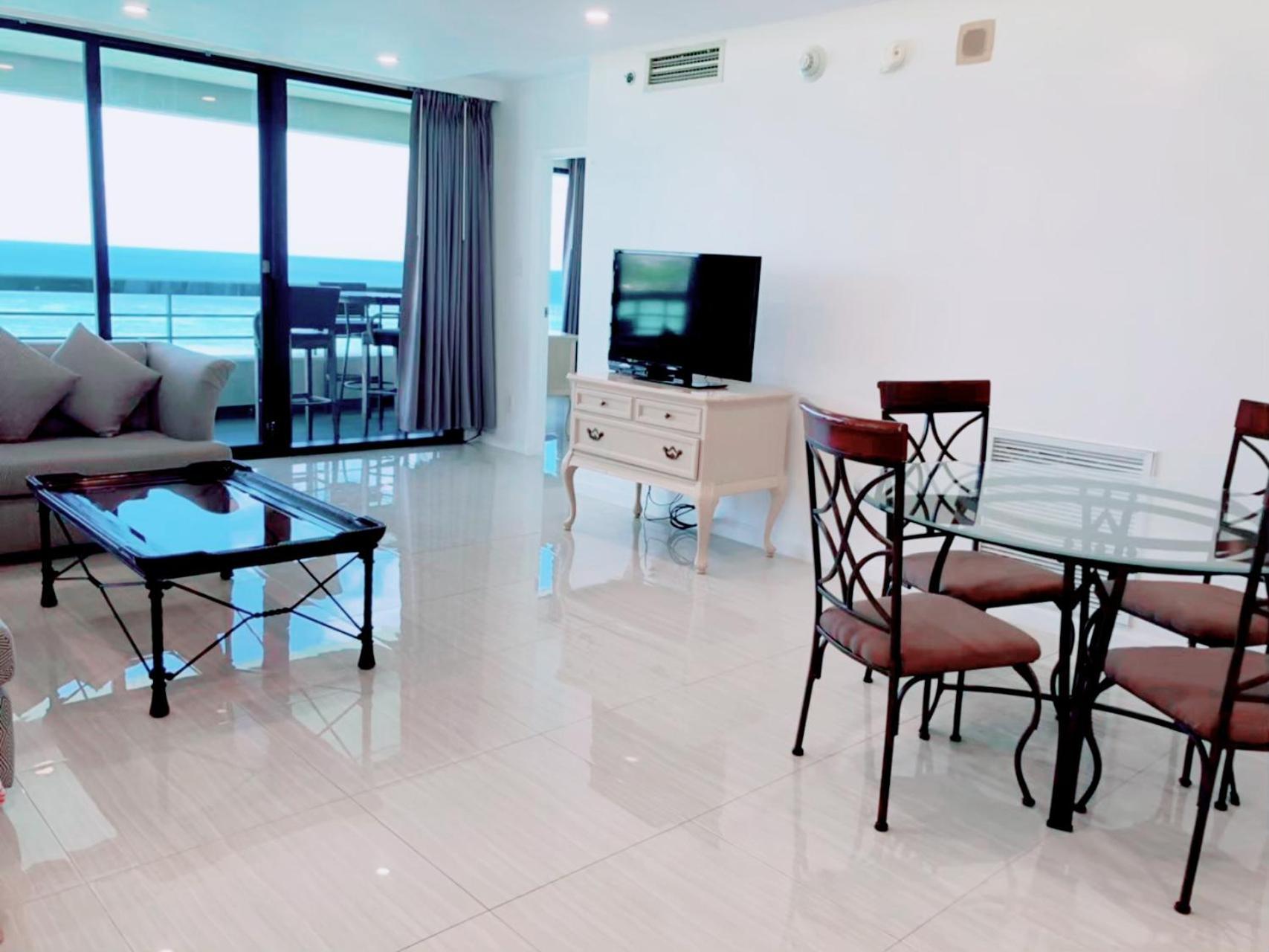 Alupang Beach Tower, Upgraded Units Hotel ตามูนิง ภายนอก รูปภาพ